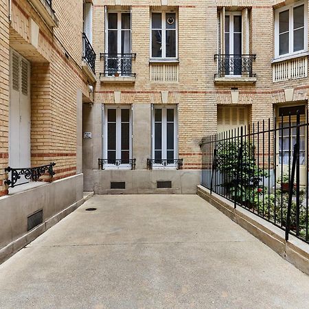 Residence Tour Eiffel By Studio Prestige Paris Exteriör bild
